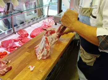 Foto 1 - La preparazione della pecora alla rizzola. Fonte: Fanelli (2021).