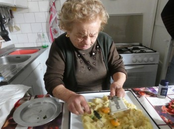 Figura 1 - La preparazione delle cocule di patate.