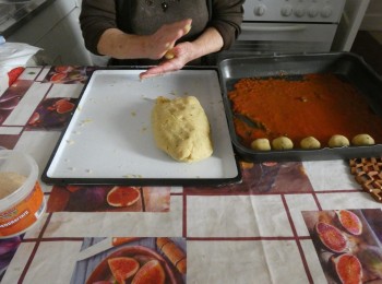 Figura 3 - La preparazione delle cocule di patate.
